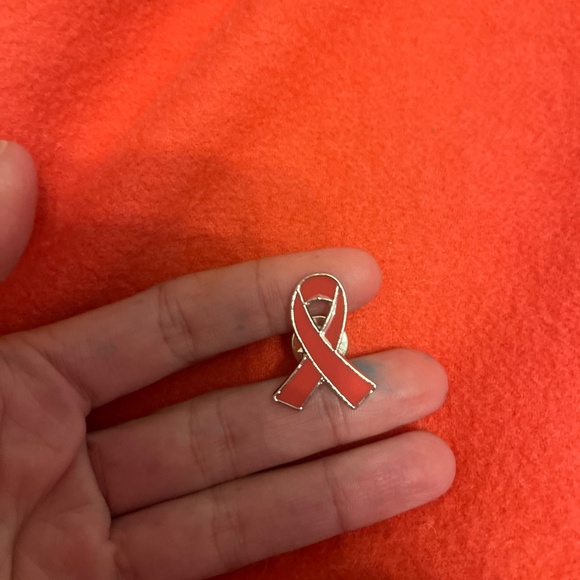 Pins BREAST CANCER Awareness-new women - Picture 3 of 3